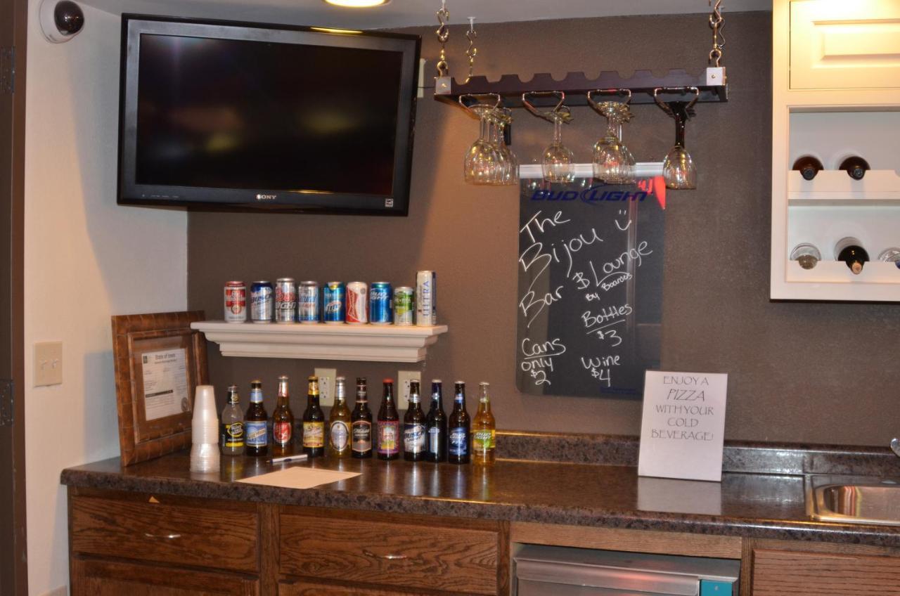 Boarders Inn And Suites By Cobblestone Hotels - Fayette Bagian luar foto