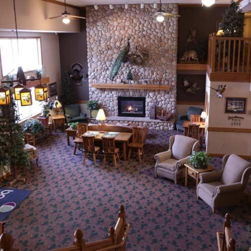 Boarders Inn And Suites By Cobblestone Hotels - Fayette Bagian luar foto